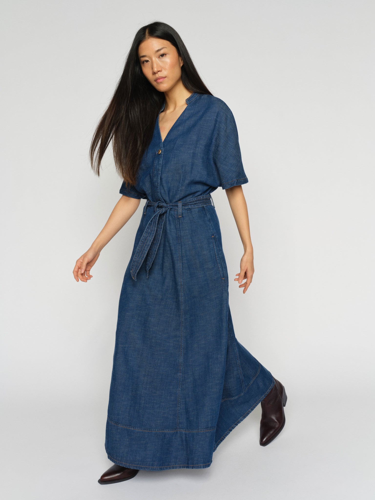 Modelshot / Dark Blue / Detail